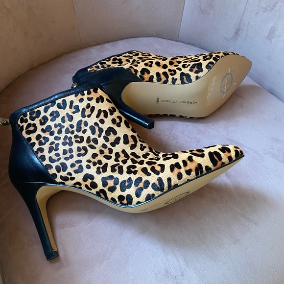 Sweet as hell leopard booties. 9.5 - Picture 3 of 4